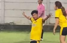 Selebrasinya Jadi Sorotan, 8 Foto Denny Caknan Ketika Main Mini Soccer Bersama Sang Istri