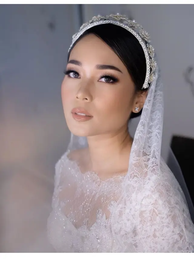 Momen Pernikahan Mewah Selebgram Ayla Dimitri dan Rama Devara