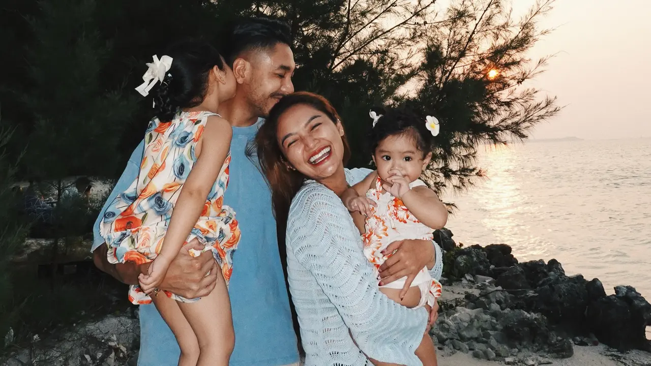 Krisjiana Baharudin dan Siti Badriah