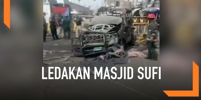 VIDEO: Ledakan di Luar Masjid Sufi, 8 Tewas