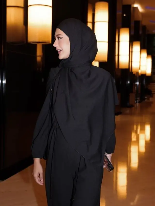 Paula Verhoeven selalu stylish (Instagram/paula_verhoeven)