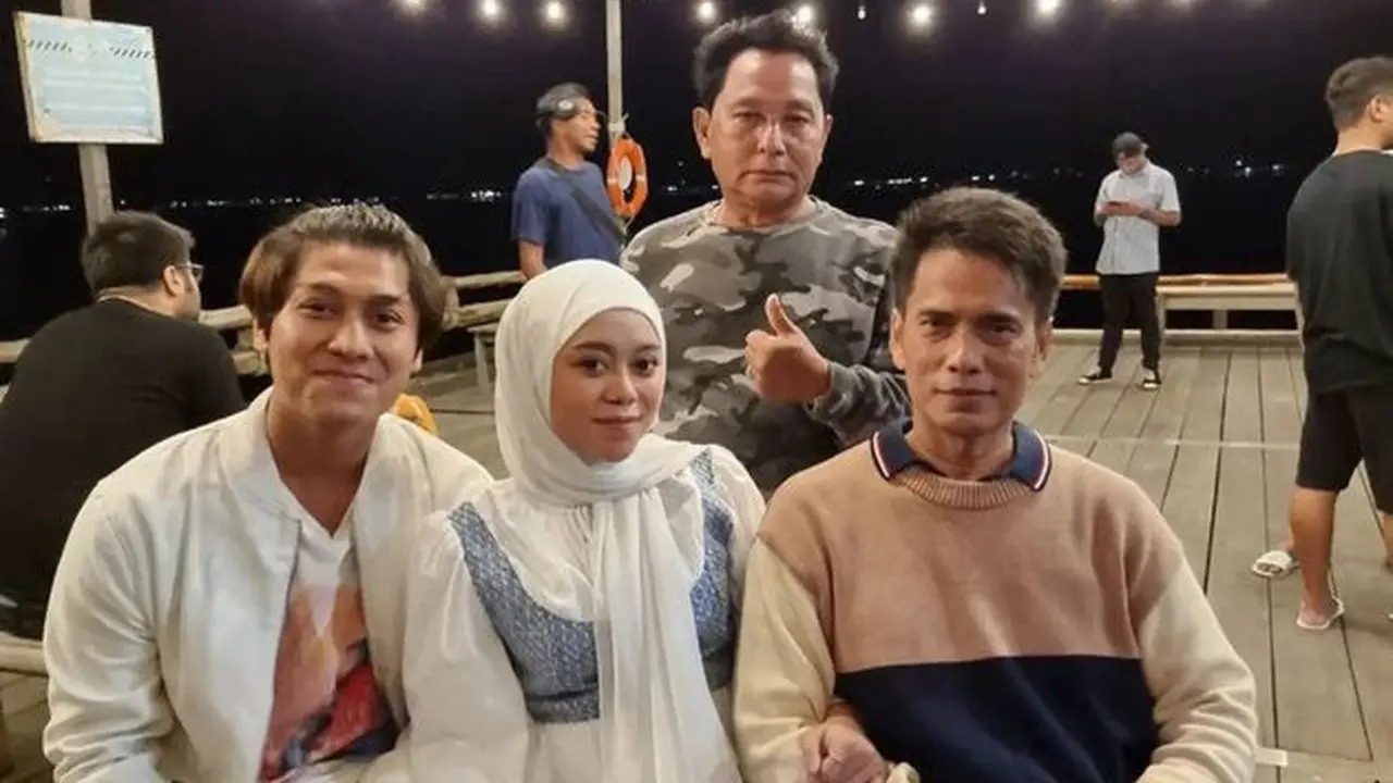 6 Momen Seru Lesti Kejora dan Rizky Billar Baby Moon Ke Pantai Carita