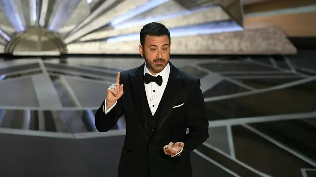 Komedian Jimmy Kimmel membuka acara Academy Awards ke-90 di Hollywood
