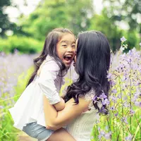 ilustrasi ibu dan anak/copyright By Casezy idea from Shutterstock