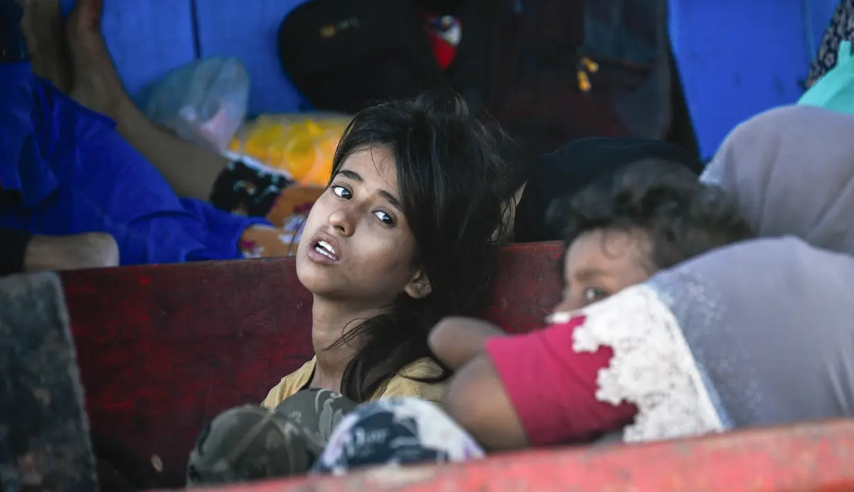 Negosiasi antara PBB dan pemerintah setempat masih berlangsung. Para pengungsi masih menanti kepastian penanganan dari PBB, Pemerintah Provinsi prov Aceh dan pemerintah pusat. (CHAIDEER MAHYUDDIN/AFP)