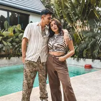 Jessica dan Vincent kerap membagikan momen-momen kebersamaan melalui akun Instagram mereka. Keduanya tampak mesra dan saling mendukung satu sama lain. (Instagram/inijedar)
