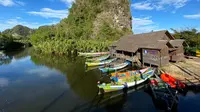 Berada di Dusun Rammang-Rammang, Desa Salenrang, Kecamatan Bontoa, Kabupaten Maros, Sulawesi Selatan, Rammang-Rammang menjadi destinasi wisata primadona bagi wisatawan mancanegara yang datang ke Indonesia. (Liputan6.com/ Kemenparekraf)