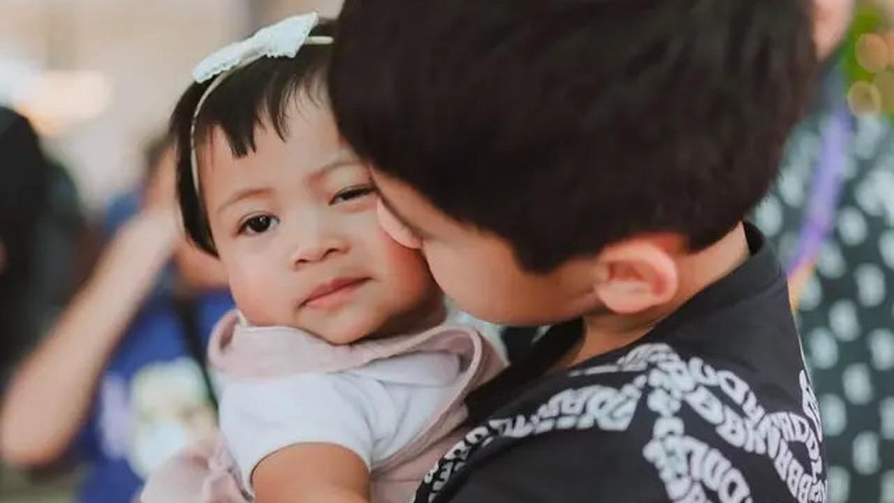 Baby Lily, Anak Raffi Ahmad dan Nagita Slavina, Siap Menyambut 2025 dengan Senyum Menggemaskan!