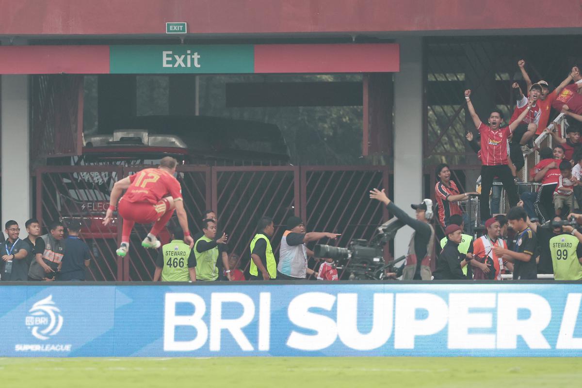 Persija Tekuk Persib 2-1 di SUGBK