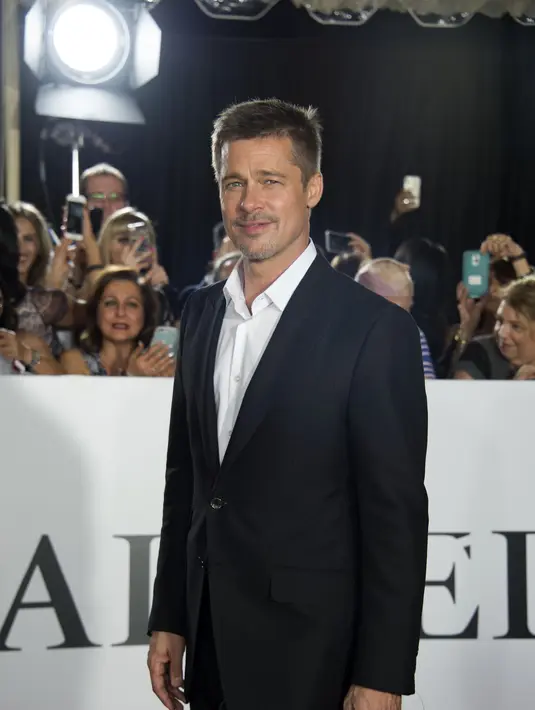 Melansir Hollywoodlife.com (23/11), dilaporkan bahwa Jolie tidak mengundang mantan suaminya itu untuk makan malam keluarga, dan tentu saja membuat Pitt sangat sedih dan hancur. (AFP/Bintang.com)