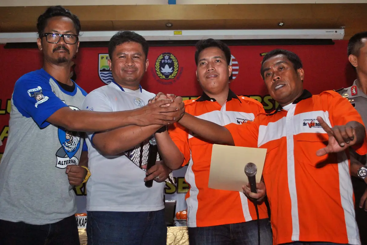 Islah Viking dan The Jakmania