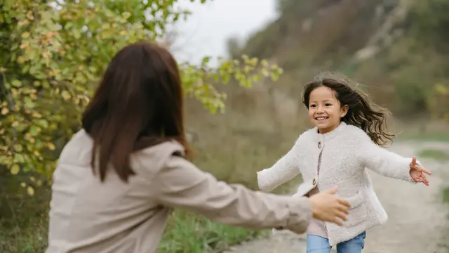 Cara Mengajarkan Anak Mencintai Diri Sendiri