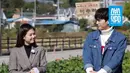Interaksi keduanya di acara tersebut pun membuat banyak penonton terpana. Terlebih saat Song Kang menatap Jennie. (Foto: SBS/KapanLagi)