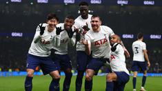 Tottenham Hotspur telah menghabiskan €1,43 miliar untuk biaya transfer sejak pergantian milenium. Namun, The Lilywhites faktanya belum banyak meraih gelar juara. Trofi terakhirnya adalah Piala Carling 2008 usai mengalahkan Chelsea 2-1. (AFP/