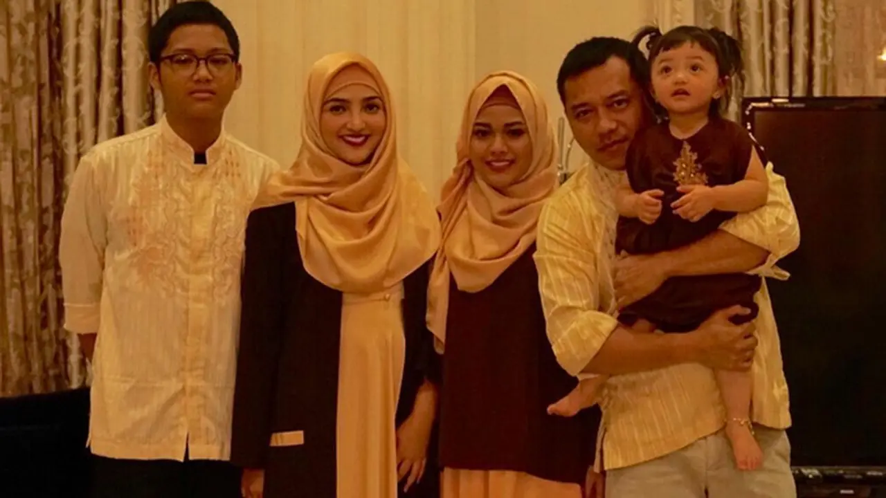 Keluarga besar Anang Hermansyah