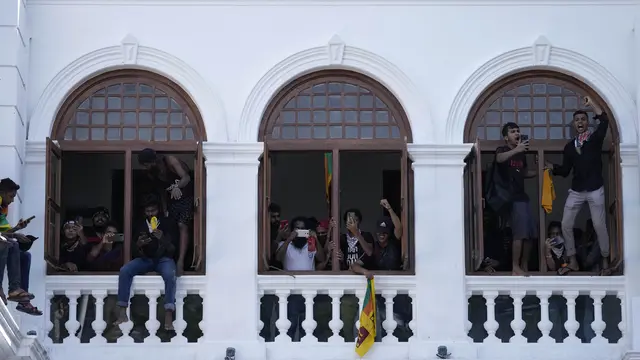 Pengunjuk Rasa Serbu Kantor Perdana Menteri Sri Lanka Ranil Wickremesinghe