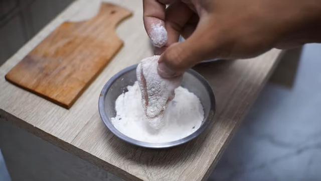 Koki Ini Bikin Ayam Geprek Cuma Rp 2 Ribu, 7 Cara Masaknya Bikin Melongo