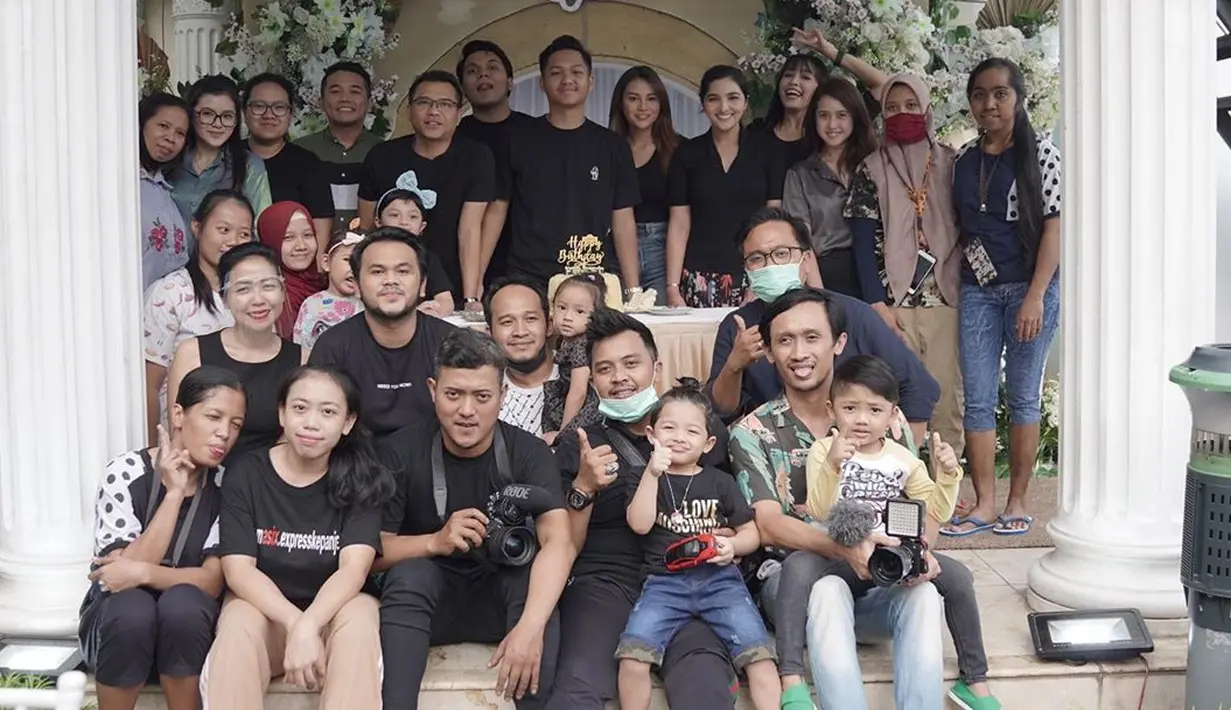 Dalam tayangan terbaru Youtube channel Anang Hermansyah, si tampan yang akrab disapa Jiel ini menjawab pertanyaan sang kakak. Terutama soal kehidupan barunya di masa sekarang ini. (Instagram/ashanty_ash)