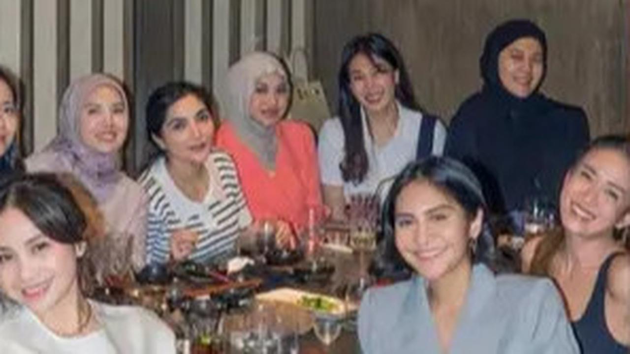 Potret Terbaru Paula Verhoeven Tanpa Makeup saat Kumpul Bareng Geng Cendol, Cantik Natural dengan Senyum Sumringah