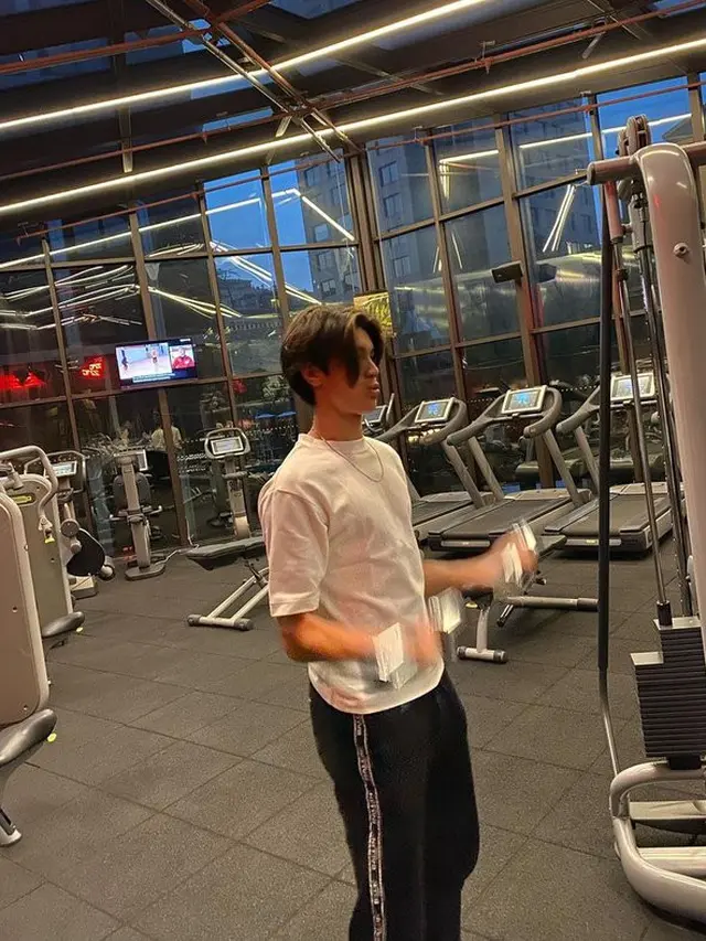 [Fimela] 6 Potret Tampan Eddy Meijer Anak Maudy Koesnaedy Saat Liburan di Turki