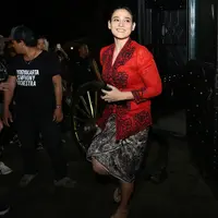 Sha Ine Febriyanti perankan karakter Nyai Ontosoroh di film Bumi Manusia. (Bambang E. Ros/bintang.com)