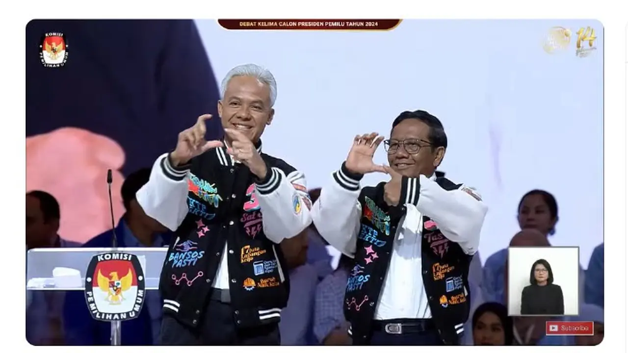 Calon Presiden (Capres) dan Calon Wakil Presiden (Cawapres) nomor urut 03 Ganjar Pranowo-Mahfud Md memasuki lokasi debat Pilpres 2024, Minggu (4/2/2024).