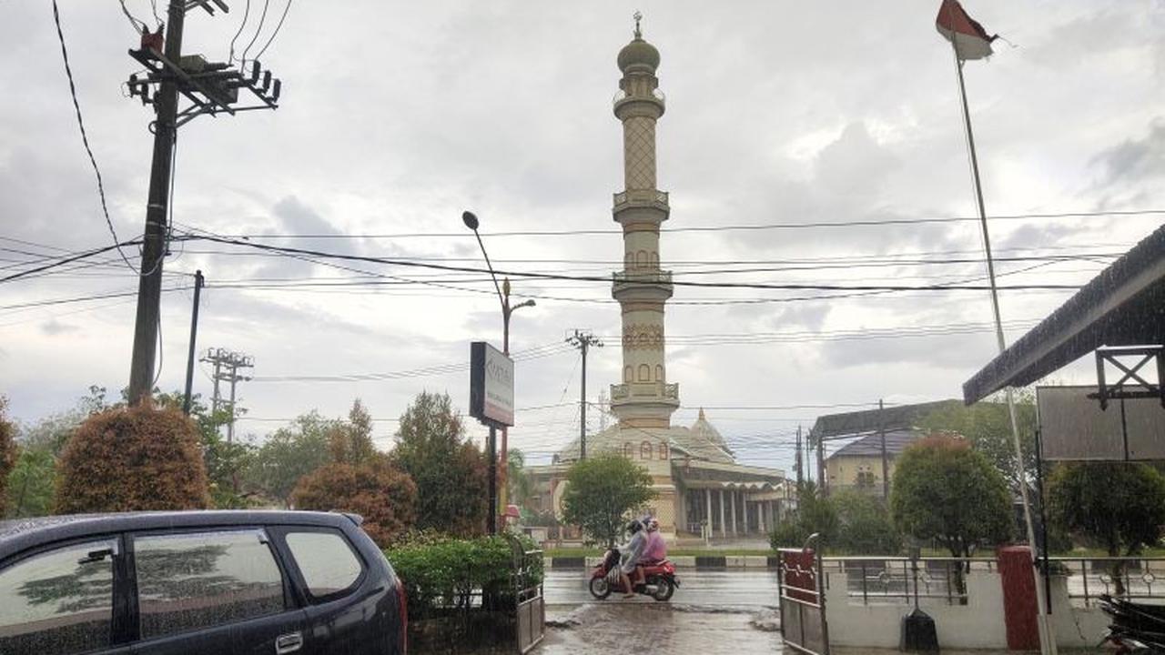 BMKG Kalteng Imbau Masyarakat Waspada Hujan Petir dan Angin Kencang Sepekan ke Depan