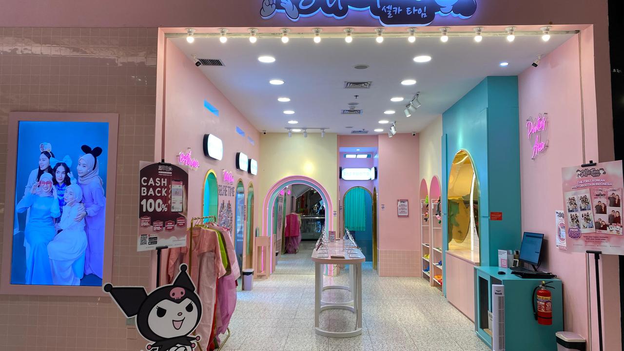 Ilustrasi Selfie Time Self Studio Pakuwon Mall Jogja