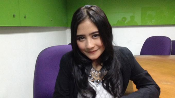 Prilly Latuconsina: Cuma Sama Aliando Syarief Saja Enggak ...