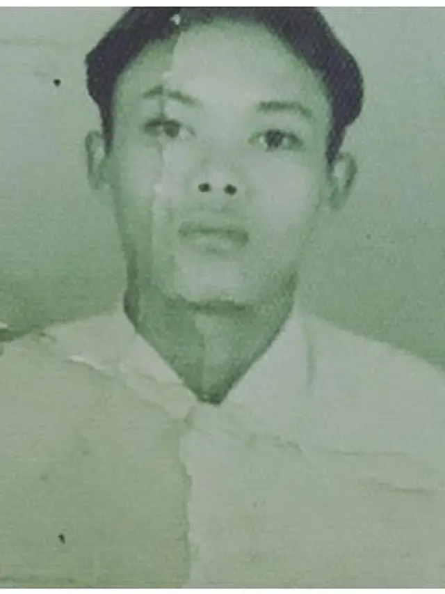 6 Potret Lawas Sule Saat ABG Hingga Beranjak Dewasa, Pasfoto SMA Curi Perhatian