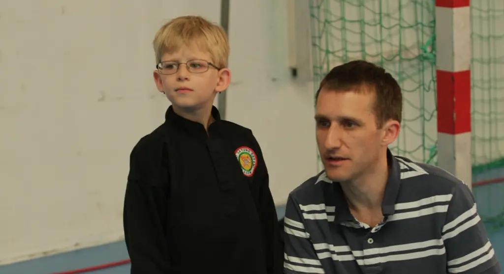 Alex Kurz bersama sang ayah, Andreas Kurz. (Bola.com/Reza Khomaini)