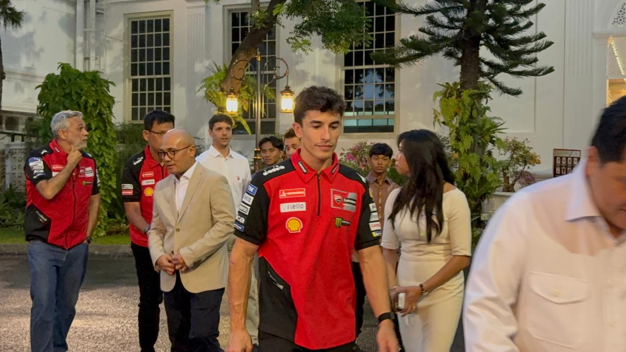 Gaya Marc Marquez Temui Prabowo Sebelum Balapan di Sirkuit Mandalika