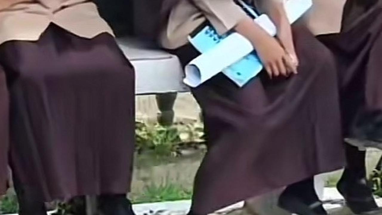 Viral Momen Kakak Jemput Adik di Sekolah Naik Becak Barang, Jadi Sorotan Warganet