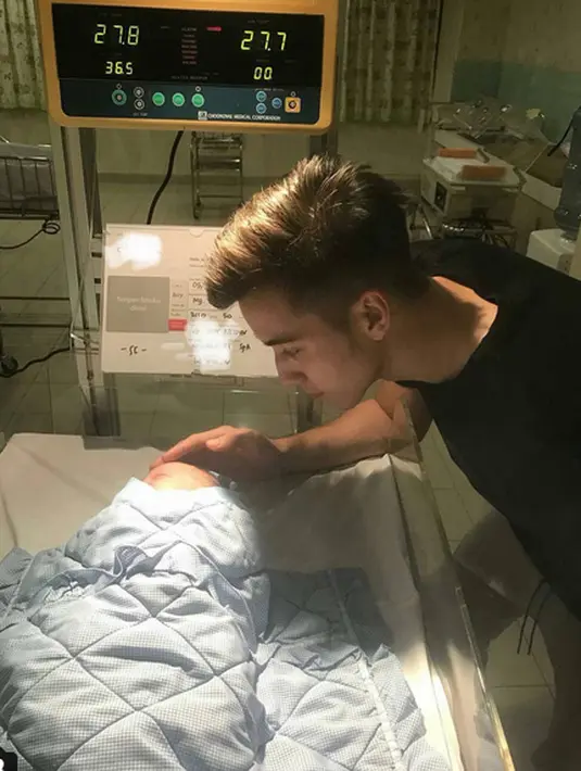 Dalam media sosial Stefan dan Celine memang belum banyak unggahan soal kelahiran anak mereka.  Namun di salah satu akun fans Stefan yang bernama @stefanaticfamily ini sudah tersebar foto-foto kelahiran bayi mereka.  (Instagram/stefanaticfamily)