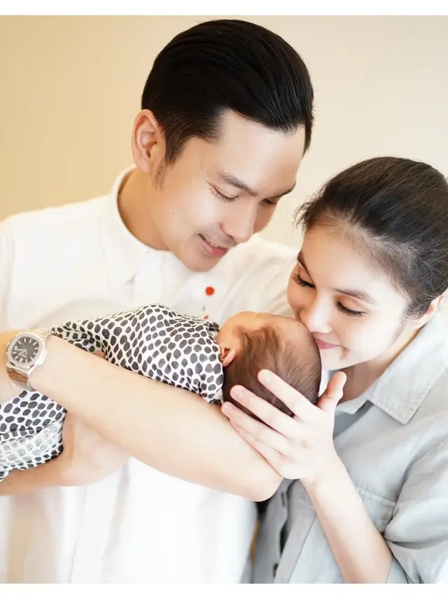 Potret Mikhael Moeis, Anak Kedua Sandra Dewi yang Baru Lahir