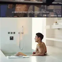 So Ji Sub langsung tampil menggoda dengan pamer otot di episode pertama drama Oh My Venus. (Via Youtube.com)