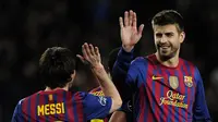 Pique Cuek Messi Belum Perpanjang Kontrak di Barcelona