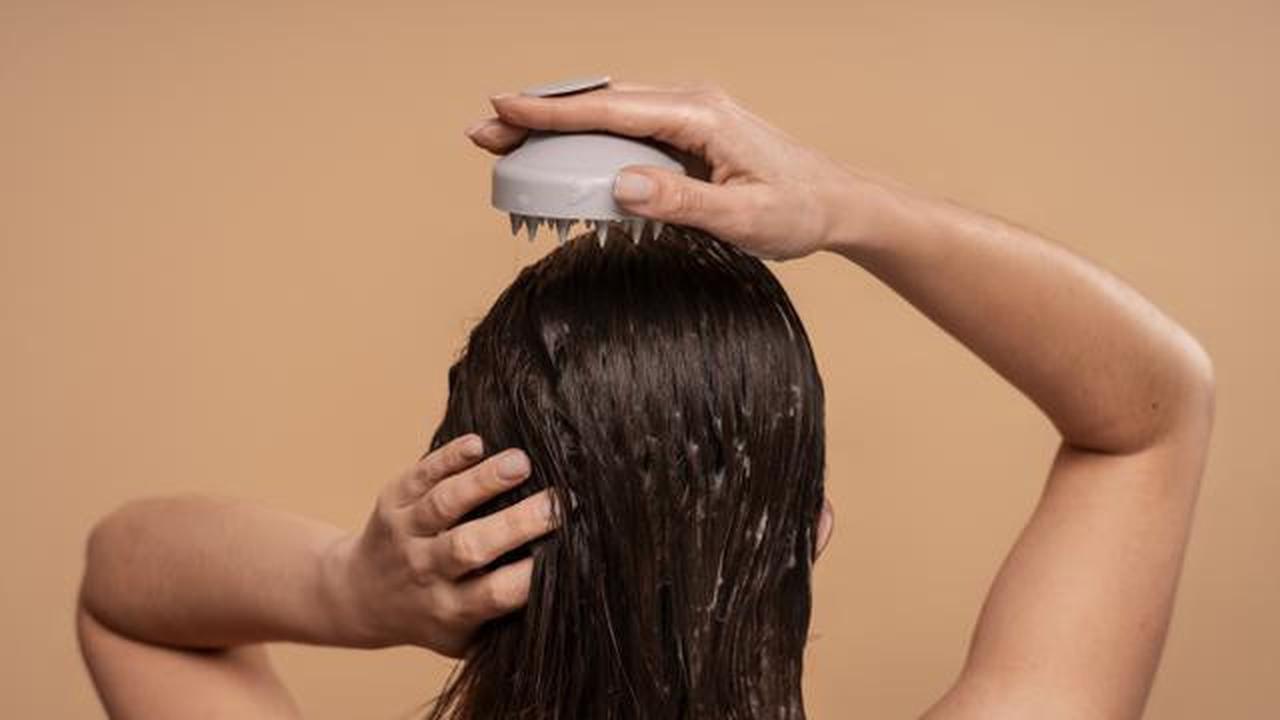 Bagaimana Cara Membuat Rambut Panjang Terlihat Bervolume? Ini 7 Teknik Styling dan Rekomendasi Gaya Rambutnya