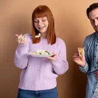 Probiotik adalah bakteri baik yang hidup di dalam makanan atau suplemen, sementara prebiotik adalah jenis serat yang menjadi “makanan” bagi bakteri baik tersebut. (foto/dok: freepik)