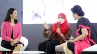 Nicky Clara dan Hj. Eva Dwiana berbagi kisah inpiratif di Fimela Fest 2022.