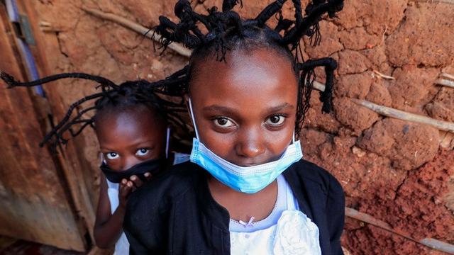 Model rambut virus Corona jadi tren di Kenya