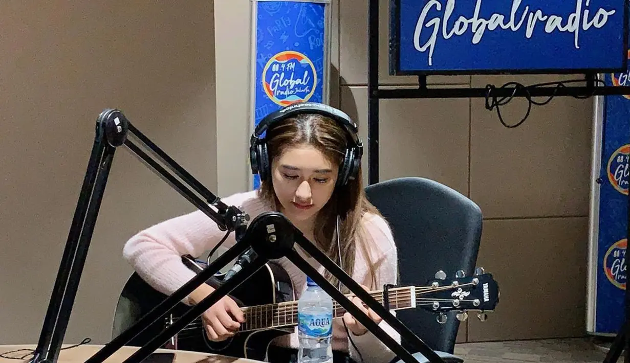 Amanda Caesa (Instagram/amandacaesaa)