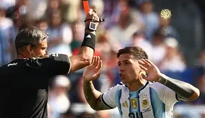 No Debate, Eks Wasit Final Piala Dunia Benarkan Kartu Merah Enzo Fernandez