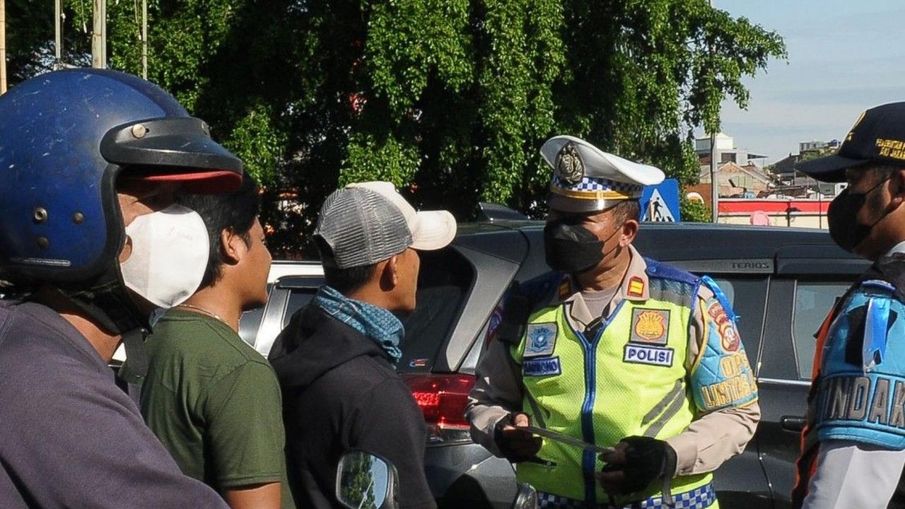 Operasi ini untuk mewujudkan keamanan, keselamatan, ketertiban dan kelancaran lalu lintas (kamseltibcarlantas) yang lebih baik. Foto merdeka.com / Imam Buhori<br>