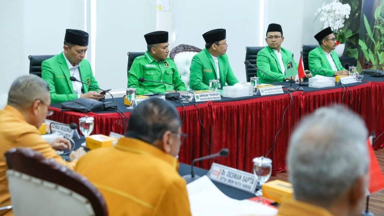 Sekjen PPP Arwani Thomafi membenarkan ada perkembangkan terbaru dari partai-partai pengusung pencapresan Ganjar Pranowo pekan depan.&nbsp;<br>