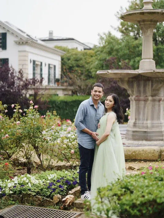 Gaun bernuansa sage green hadirkan gaya memikat pada Jessica Tanoesoedibjo. [Foto: Instagram/ Jessica Tanoesoedibjo]