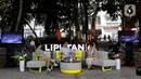Perbincangan berlangsung hangat dan dilakukan di kawasan taman. (Liputan6.com/Helmi Fithriansyah)