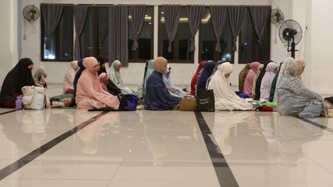 “Muhammadiyah nanti (malam) sudah mulai salat tarawih,” <br>