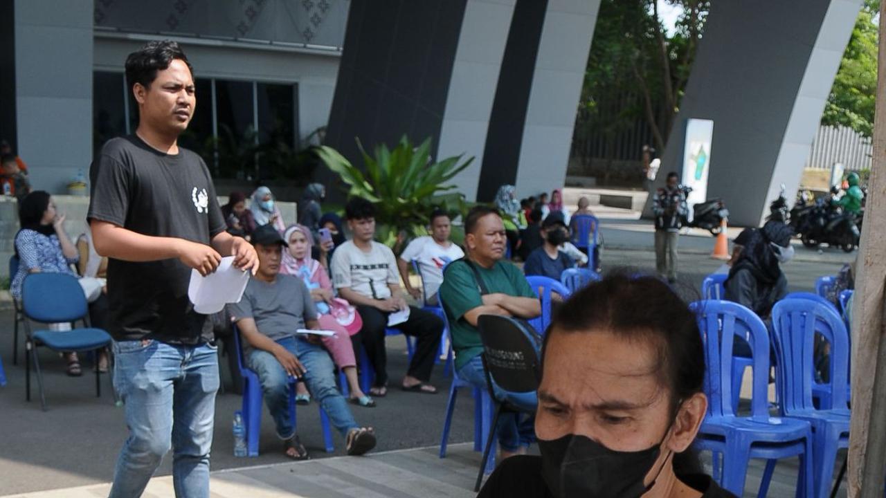 Tes kesehatan tersebut meliputi pemeriksaan tekanan darah, kolesterol, kadar gula, berat badan, tinggi badan dan lain-lain.