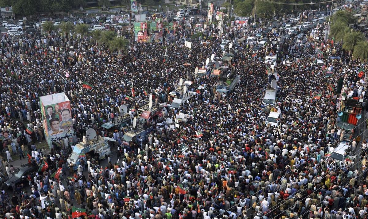 pendukung imran khan di islamabad